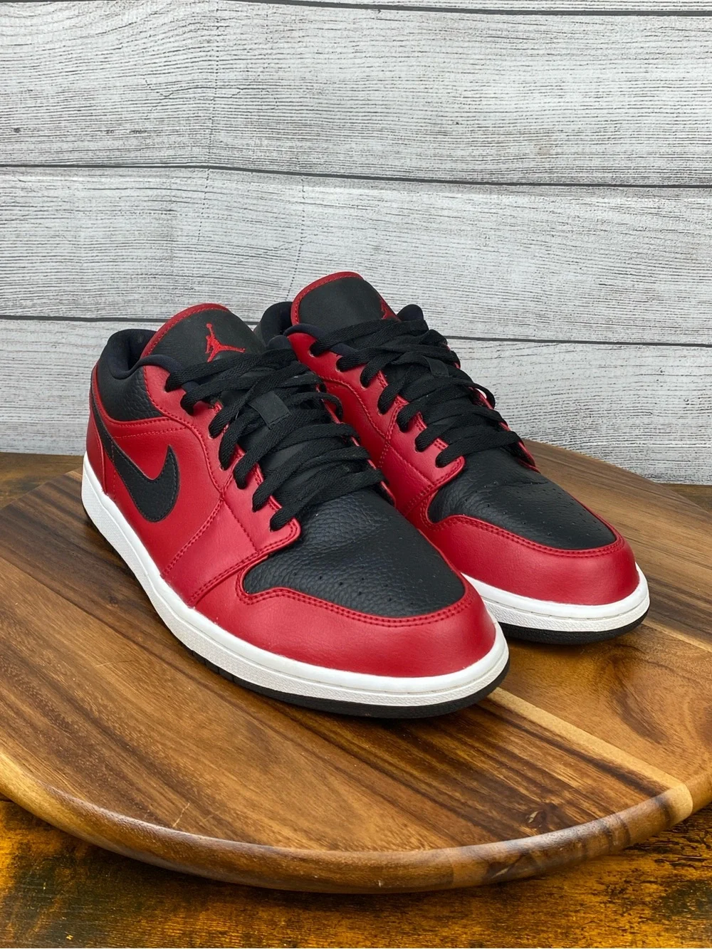 Nike Air Jordan 1 Low Reverse Bred Pebbled Swoosh Shoes 553558-605 Men’s Size 13